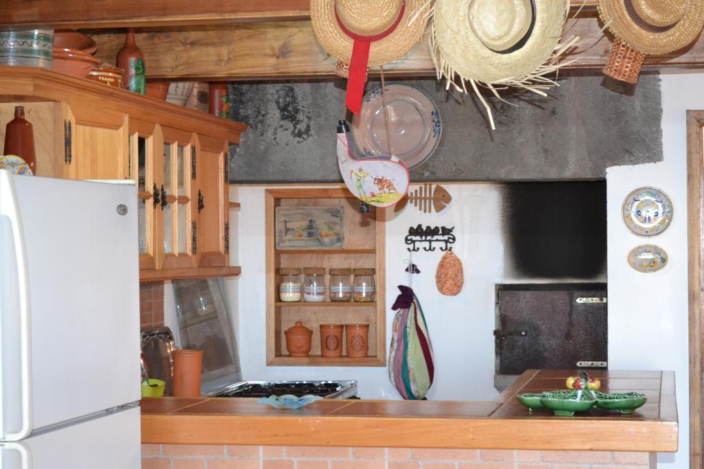 Гостевой дом Casa Doce Mar Feteira  Экстерьер фото